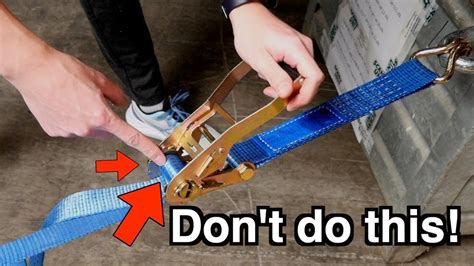 how to thread tow straps